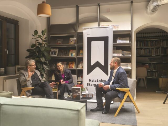 c054d757-2a43-440f-bd16-87a2e704363f